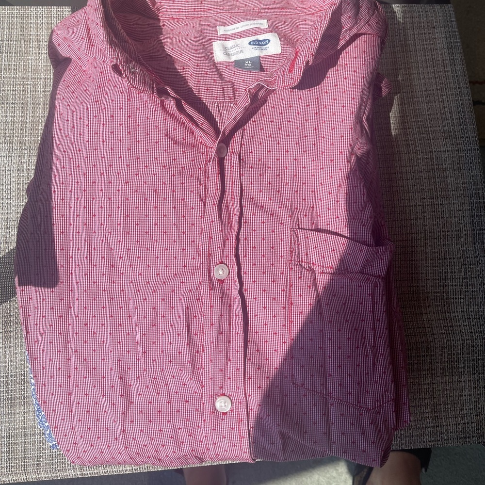 Red and white long sleeve dress shirt with star like pattern